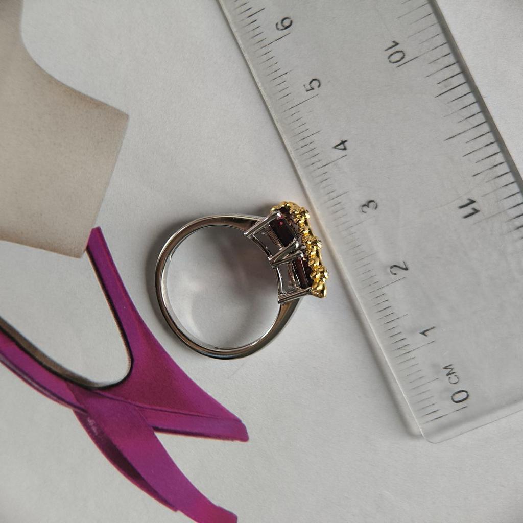 Серебряное кольцо с натуральным гранатом 4.135ct, вес изделия 3,56 гр (2195887)