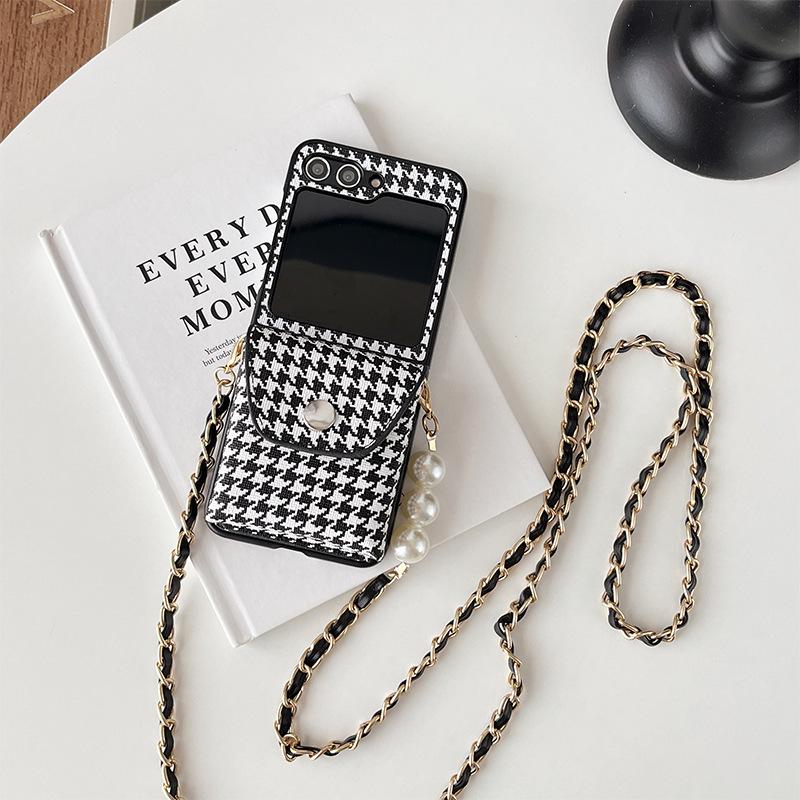 

For Samsung Zflip7 Black and White Houndstooth Wallet Phone Case for 4 Clamshell Folding Screen Crossbody Chain Pearl For Samsung ZFlip3