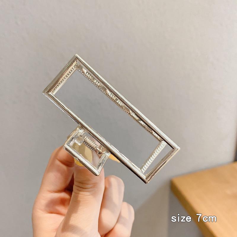 Korean-Style Pearl Metal Hair Claw Clip - Simple, Large, Elegant Shark Clip for Girls