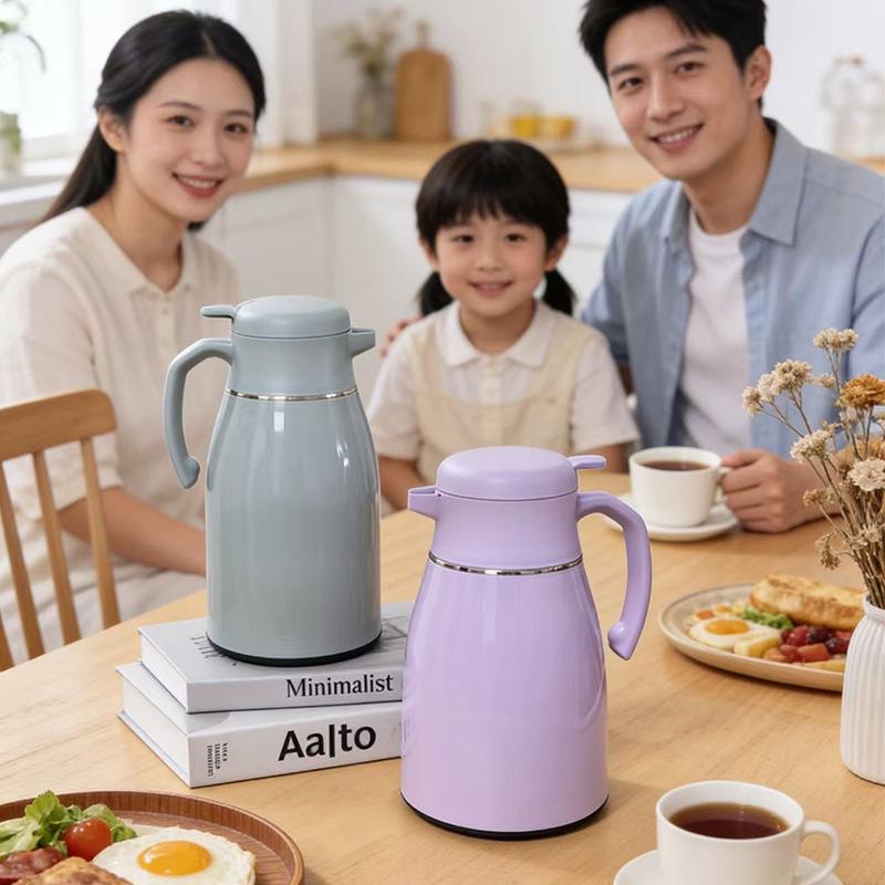 Großvolumige, isolierte Thermosflasche mit Glasinnenteil und Pressverschluss für den Heimgebrauch