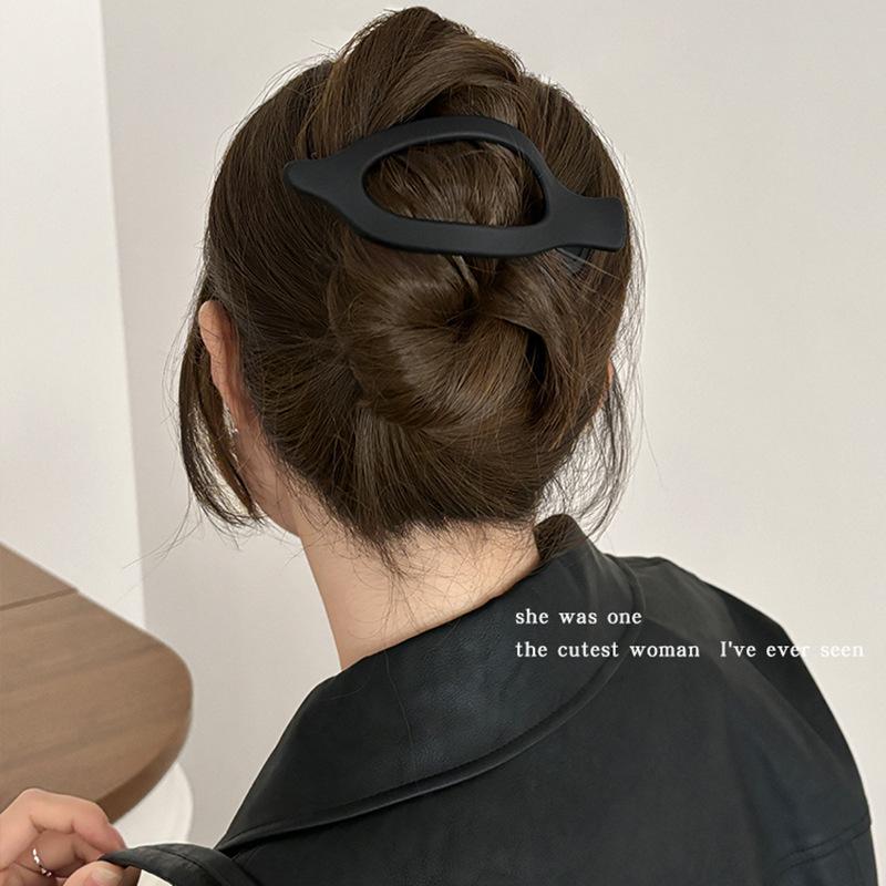 Fashion Large Size Plastic Matte Hair Claw Clips for Women Thick Hair calw Neutral Color Autumn Winter Duckbill Clip Accessories