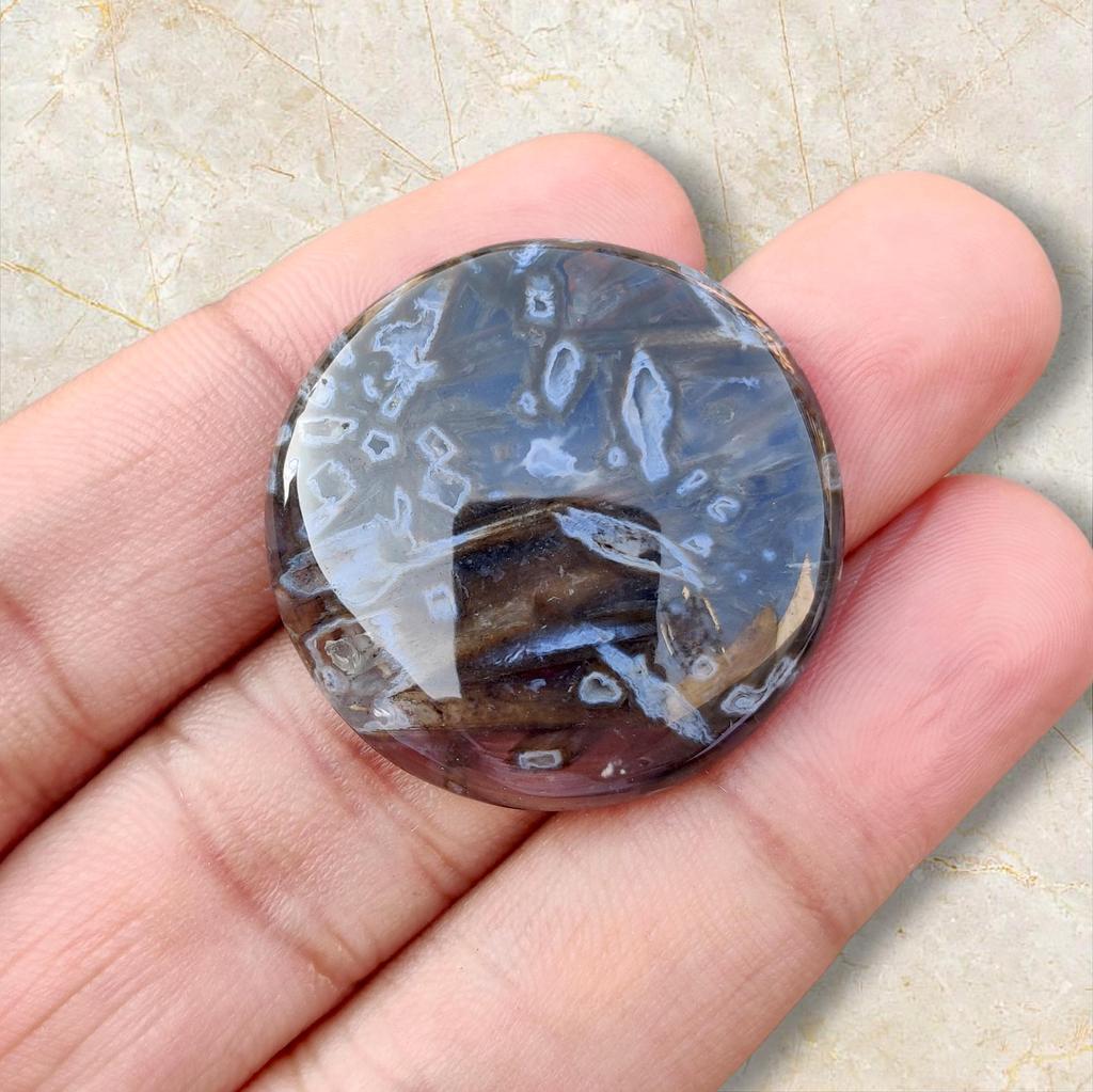 Natürliche Runde Form Türkischer Stabachat Cabochon Edelstein, 57,30 Karat, 32x7 MM Größe Cabochon.