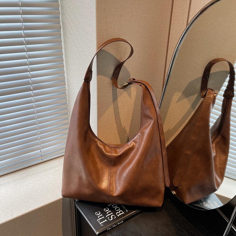 Retro bag women's large-capacity new summer versatile niche shoulder messenger bag commuter dumpling bag