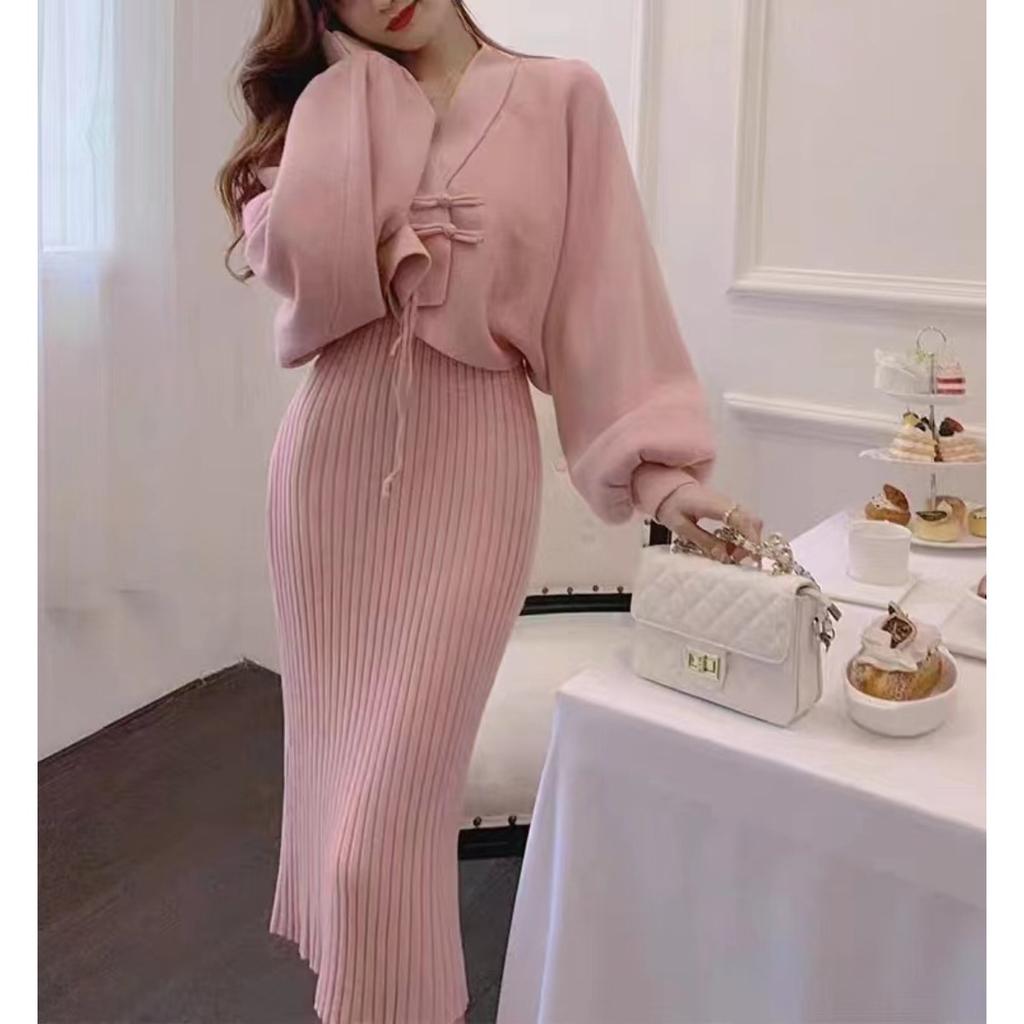Ensfarvet V-hals Strikket Dress Dame 2025 Høst og Vinter Mild Langermet Cardigan Topp Allsidig Løs Genser Medium og Lang Skjørt