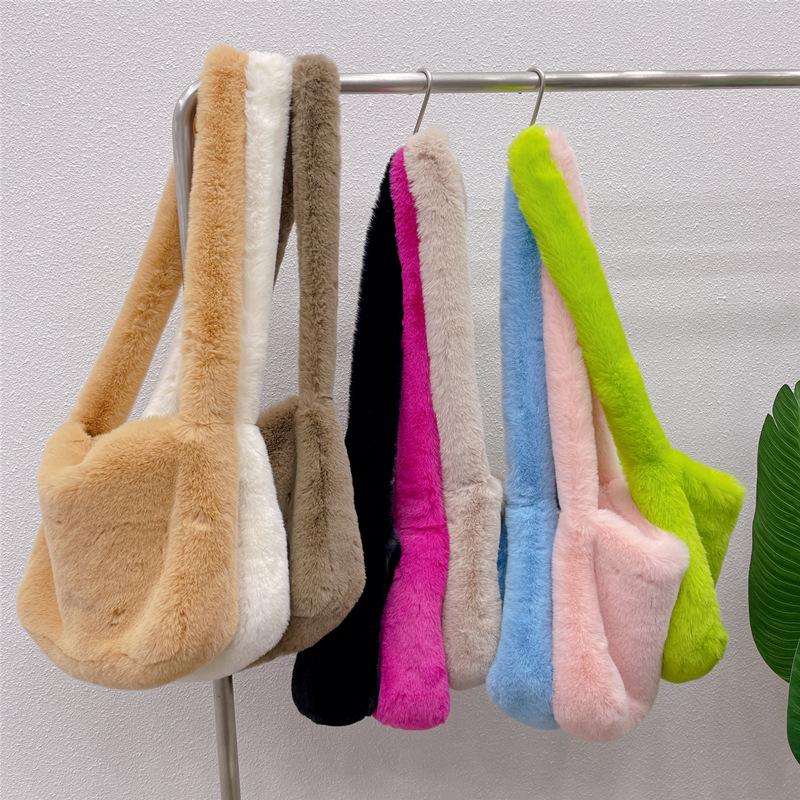 Faux Fur Tote Bag for Women Winter Plush Shoulder Bag Fuzzy Messenger Bag Female Soft Fluffy Handbags Shopper Bucket Hobo Bag CLE