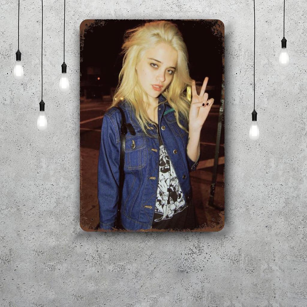 Sky Ferreira Retro Vintage Tin Sign Poster Decorative Plaque Metal Plate Wall Decor