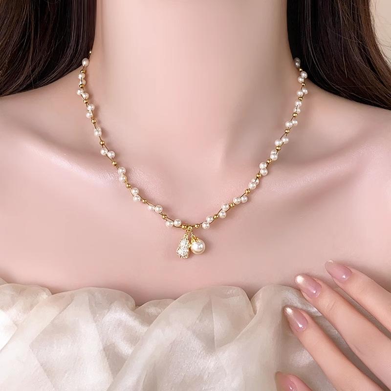 Light Luxury Pearl Choker Necklace Vintage Elegant Womens Necklace Fashion Versatile Crystal Collar Jewelry