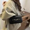 Retro underarm bag, new shoulder bag, women's versatile baguette bag, red new product, new handheld women's bag.