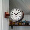 Dulton Double Face Clock 170D2 Matte Brick x A bold wall x x 9cm Raw two-tone double-sided clock. Small, analog, 20.5cm (height) 28.5cm (width)