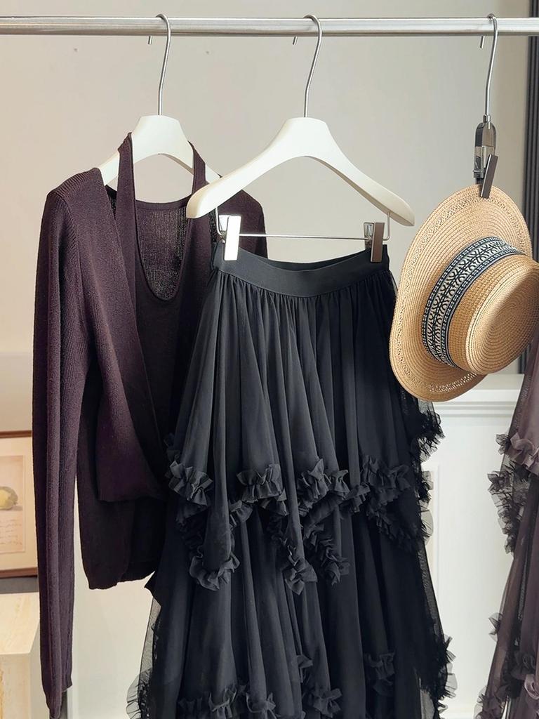 Designerkjol för dam, A-linjeformad, med volanger, i mesh, "tårta"-design - Fluffig, oregelbunden, medellång för vår/sommar