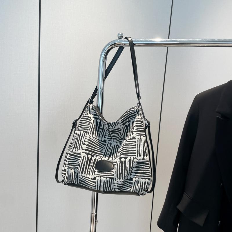 Casual Bag Women's 2025 New Backpack Travel Shoulder Bag Large Capacity Tote Bag Multi-functional Messenger Bag