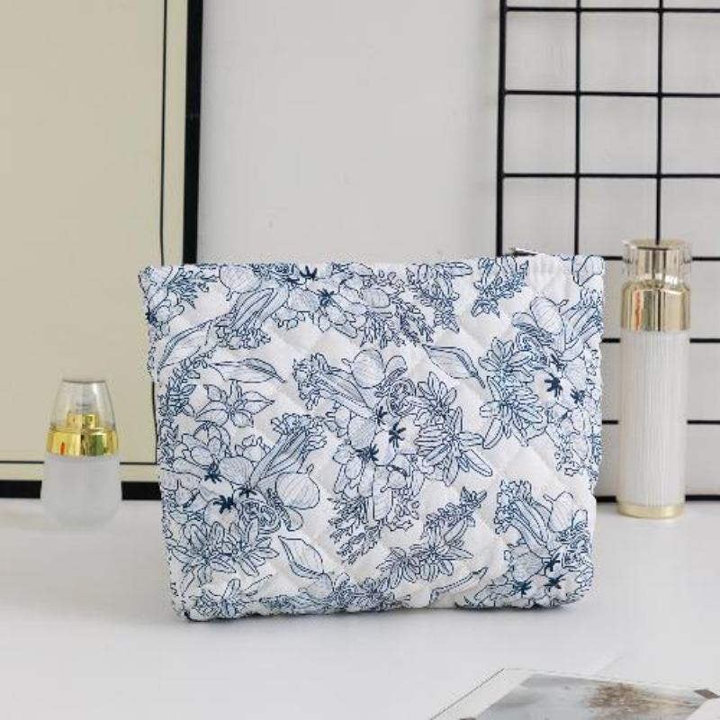 Floral Print Quilted Cosmetic Bagfor Girl Large Toiletry Pouch Organizer for Handbag Cute Women Wash Travel Accessories