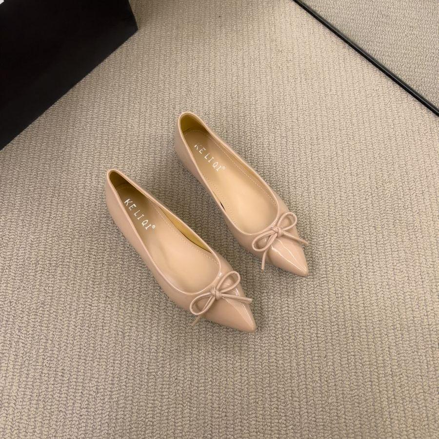 

Pointed small man inner height increase commuter single shoes women s spring 2025 new bow soft sole red Mary Jane shoes 40