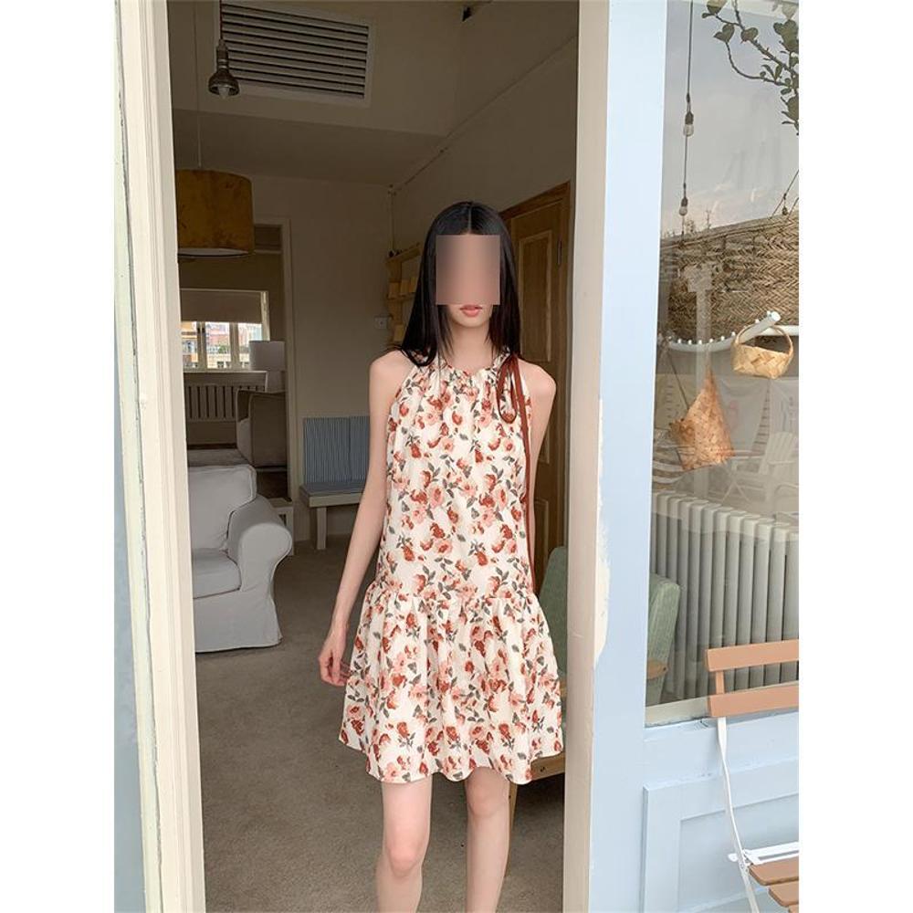 

Красивое и красивое приморское фото отпускной стиль лето новое цветочное платье без рукавов с вырезом под шею юбка на бретелях XL- (recommended 110-60kg)