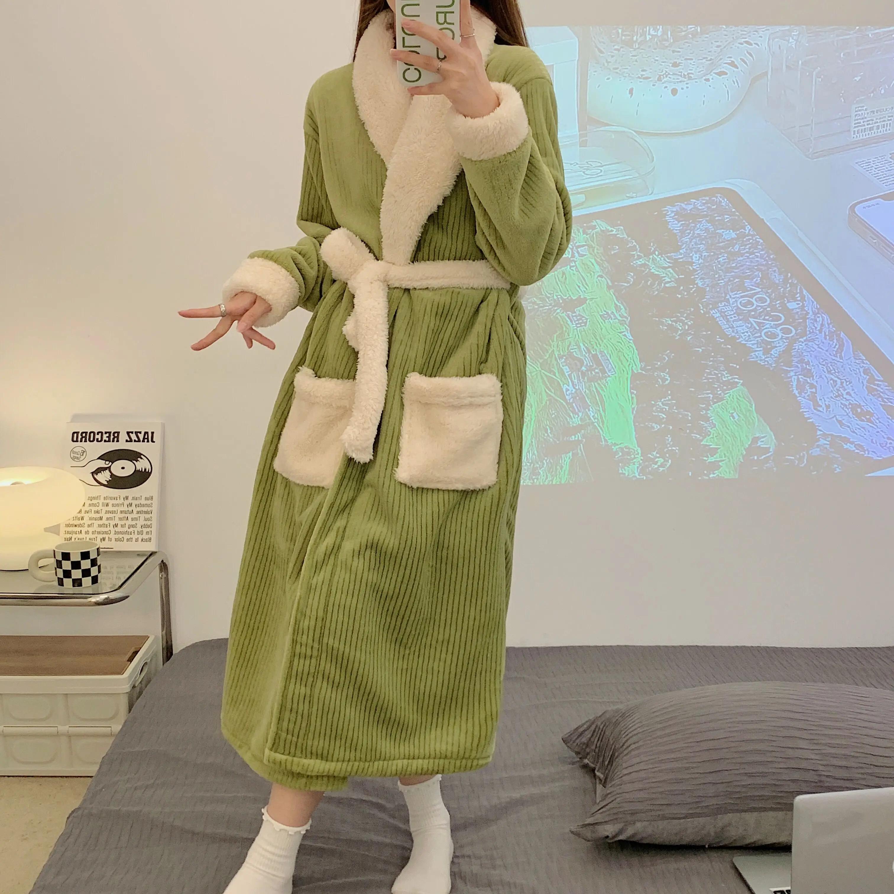 

Зимняя усовершенствованная коралловая флисовая однотонная ночная рубашка утолщенная длинная модель M. Теплые свободные халаты большого размера для дома для женщин 2XL