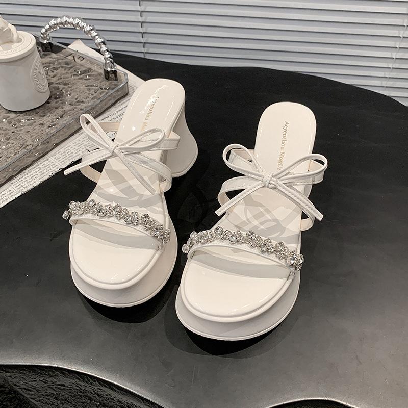 

French rhinestone bow fashion temperament outside wearing sandals women s 2025 new model with skirt foreign style comfortable Roman drag 39