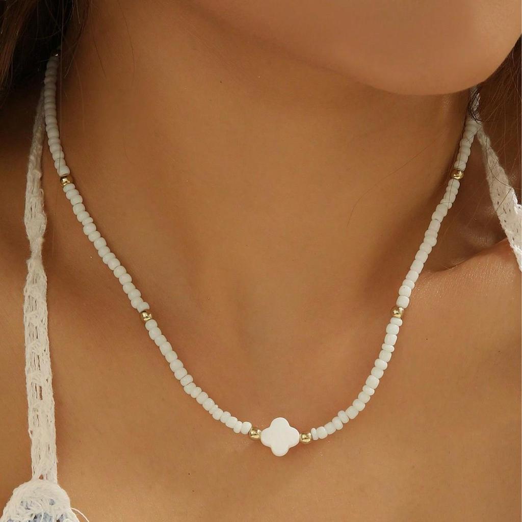 Bohemian Four-Leaf Clover Pendant Necklace: Mother-of-Pearl Beaded Choker with Seed Beads