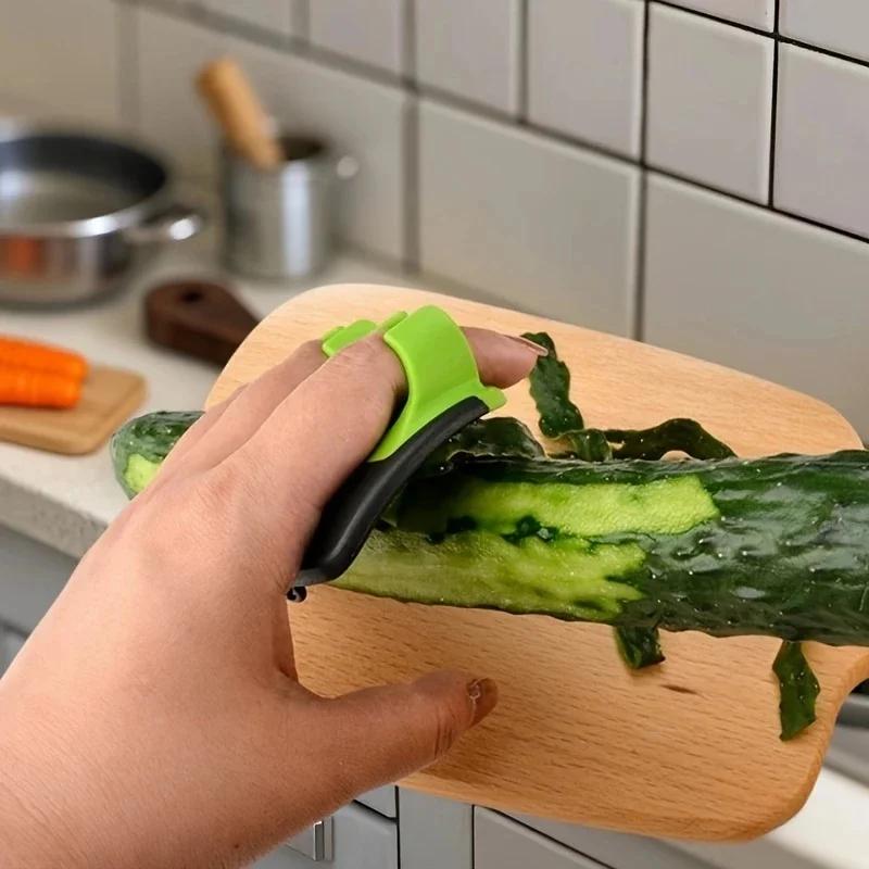 1pc Stainless Steel Handheld Vegetable Peeler with Rubber Finger Grip Comfortable Palm Peeler Suitable for Carrots, Etc