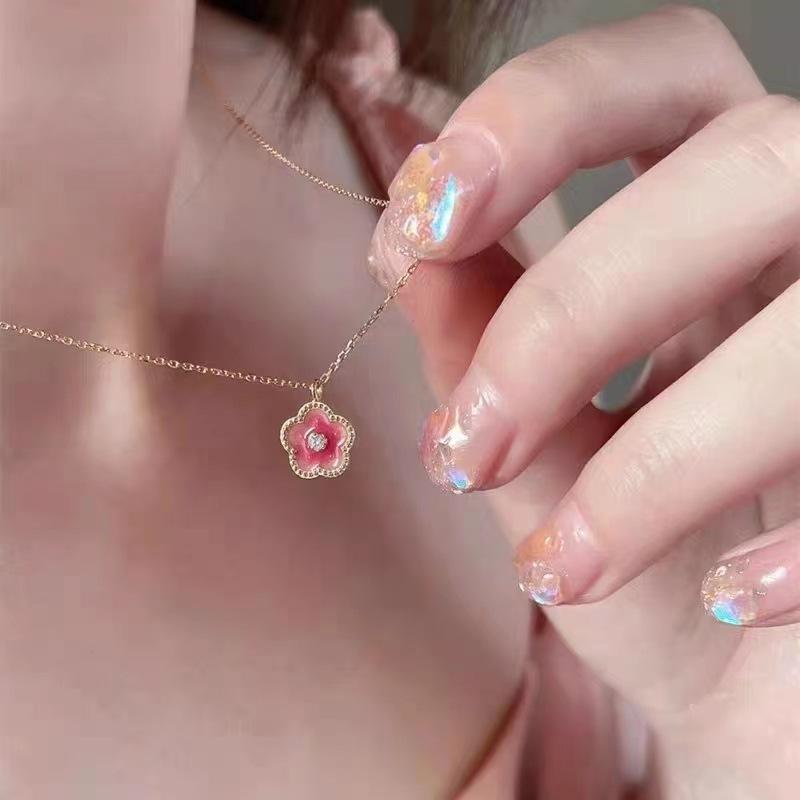 

Super fairy pink small peach blossom necklace female, niche design pendant sweet temperament versatile collarbone chain female no