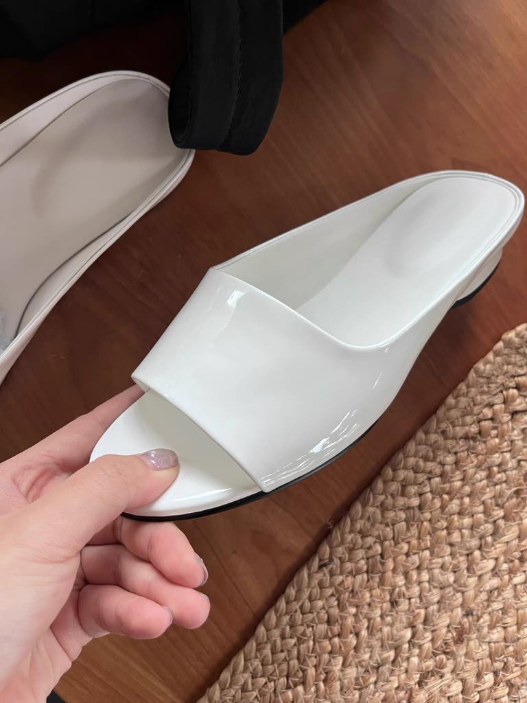 Nappaversion~ Koreansk version av rund tå låg klack en-ords coola tofflor för damers ytterkläder 2025 nya sommar tjock klack mode sandaler