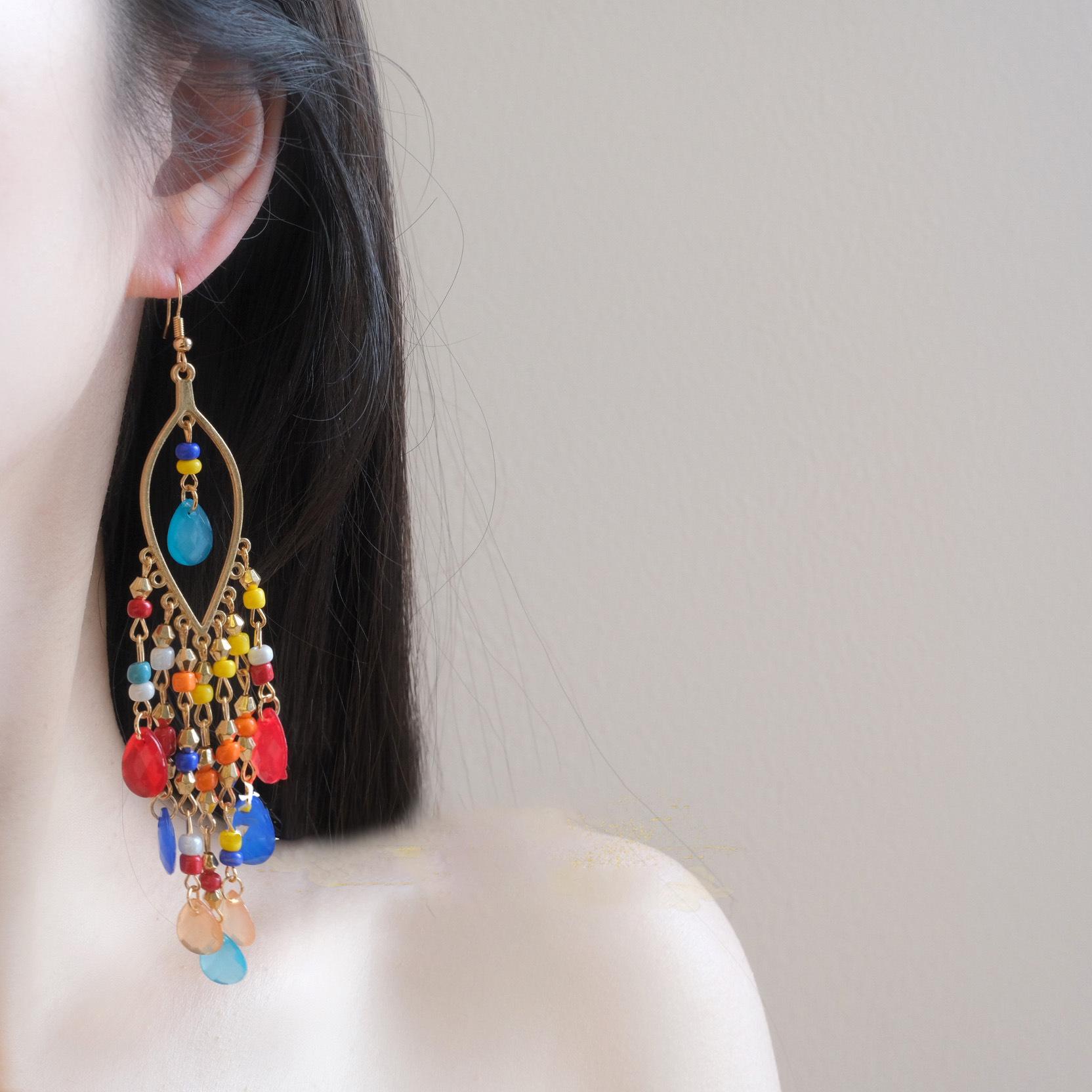 

Acrylic rice beads, water droplets, colored fringed ear hooks, retro long temperament earrings, fashionable personality exaggerated jewelry women