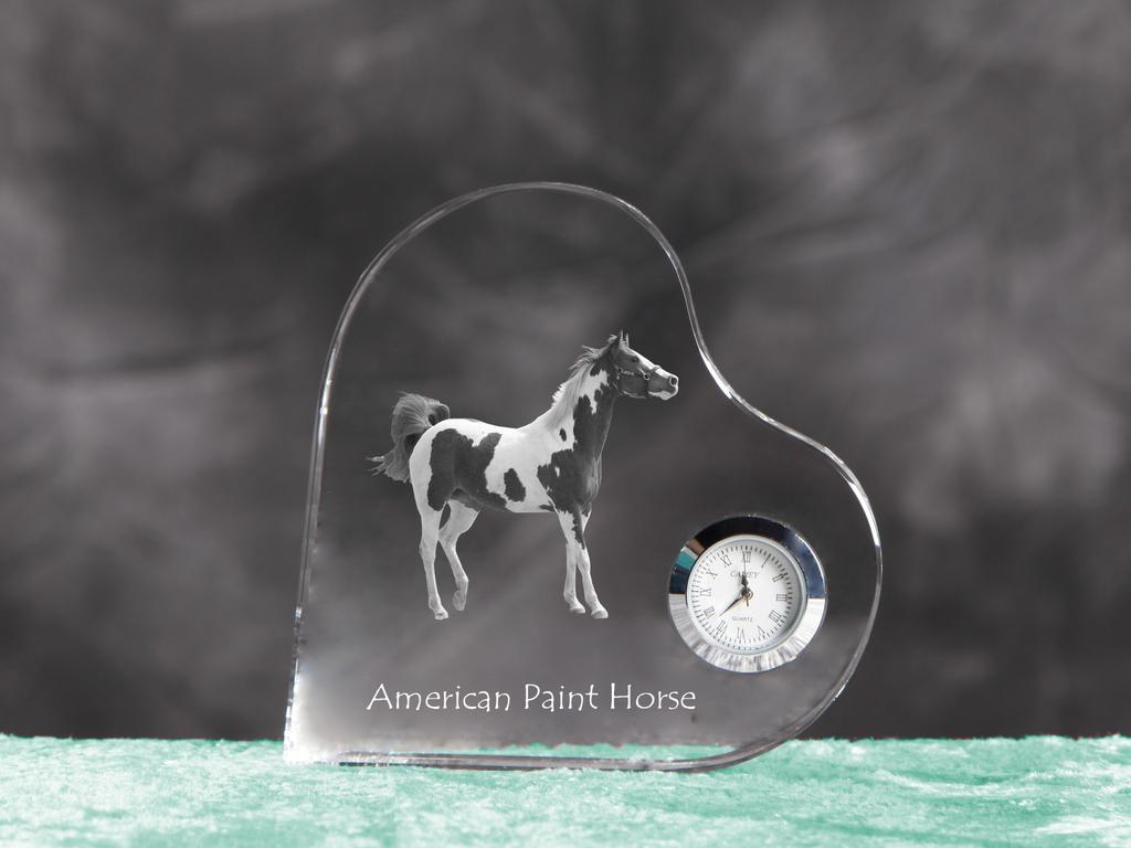 American Paint Horse – Crystal clock with a picture of a horse, heart-shaped shelf clock | Art-Dog