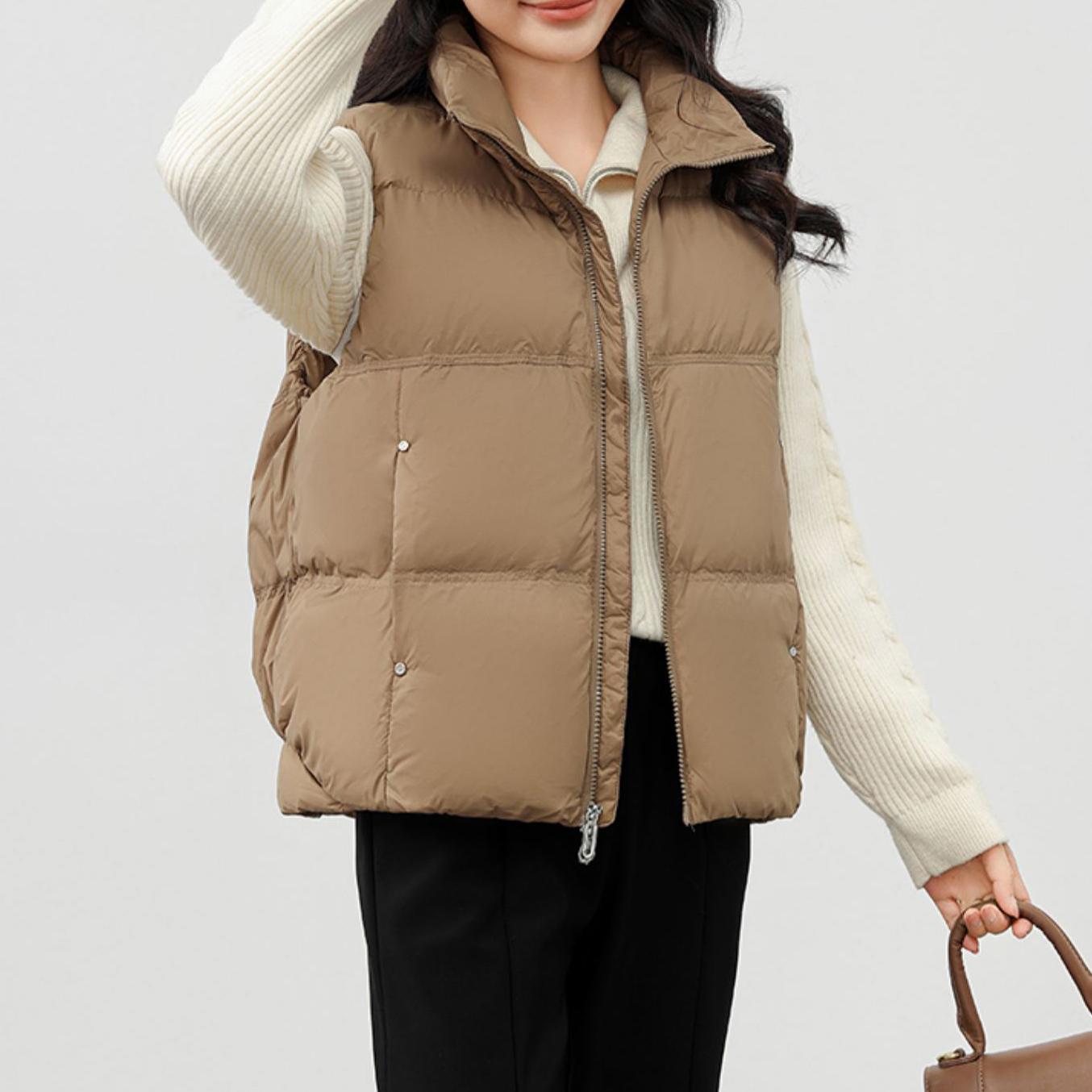 Женская легкая термокуртка без рукавов с воротником-стойкой — фото 9