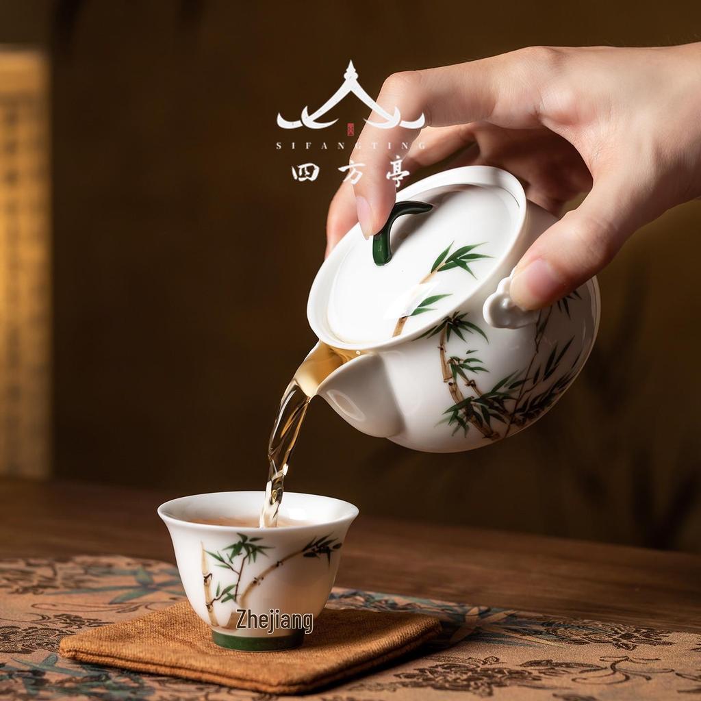 Hand-Painted White Porcelain Teapot with Anti-Scalding Handle and Built-in Filter - Chinese Kung Fu Tea Set