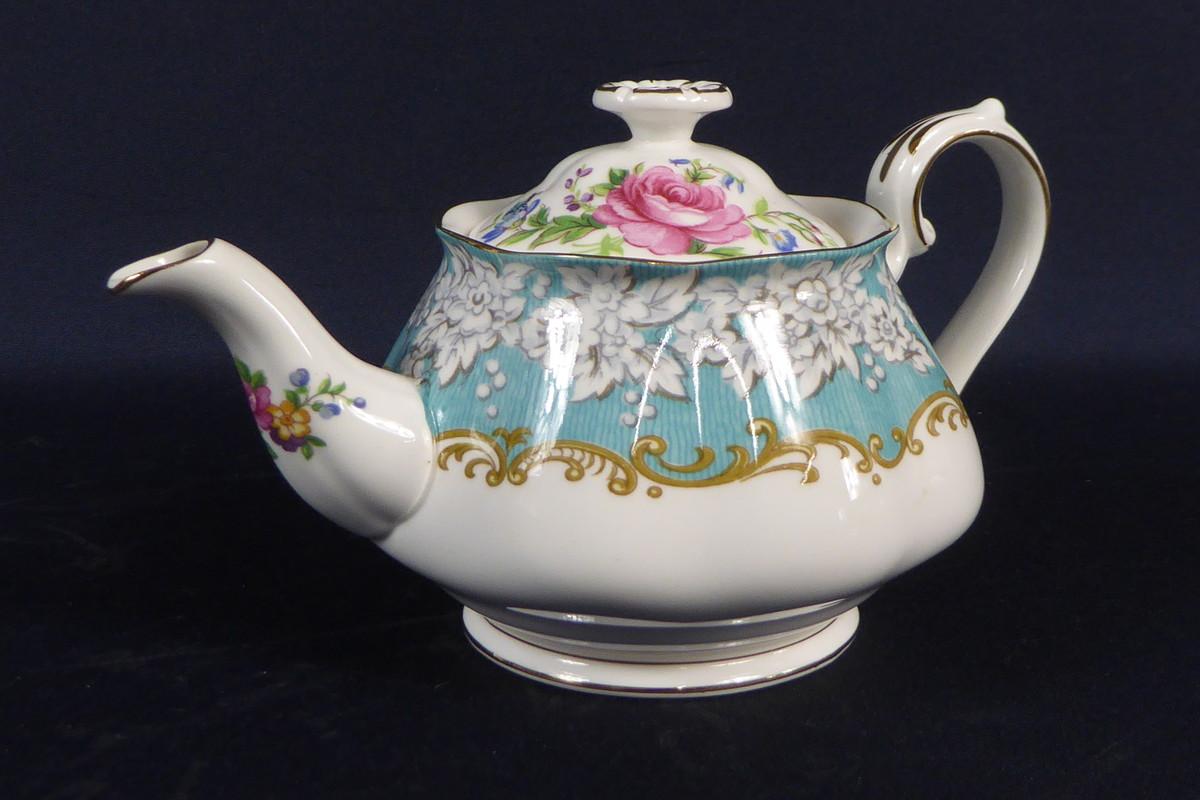 Royal Albert Enchantment Teapot Bone China Made in England Vintage Rare 500ml