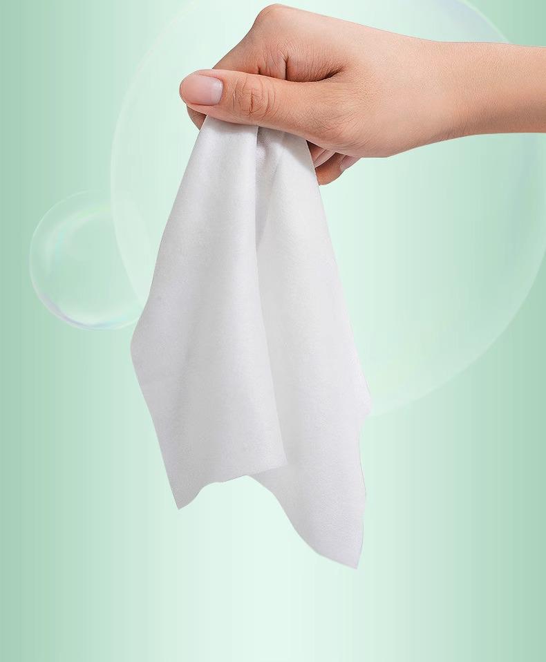 Newcomer Discount: Green Tea Scented Wet Wipes - 100 Sheets, Portable Travel Pack for Oil & Sweat Removal, Ideal for Student & Military Training.