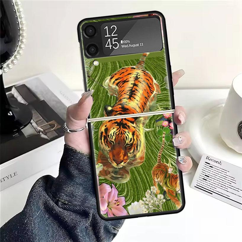 Superior Tiger Pattern Art Cases For Samsung Galaxy Z Flip 4 5 6 7 3 Z Flip7 Flip6 Flip4 Flip5 Flip3 5G Hard Shockproof Fundas C