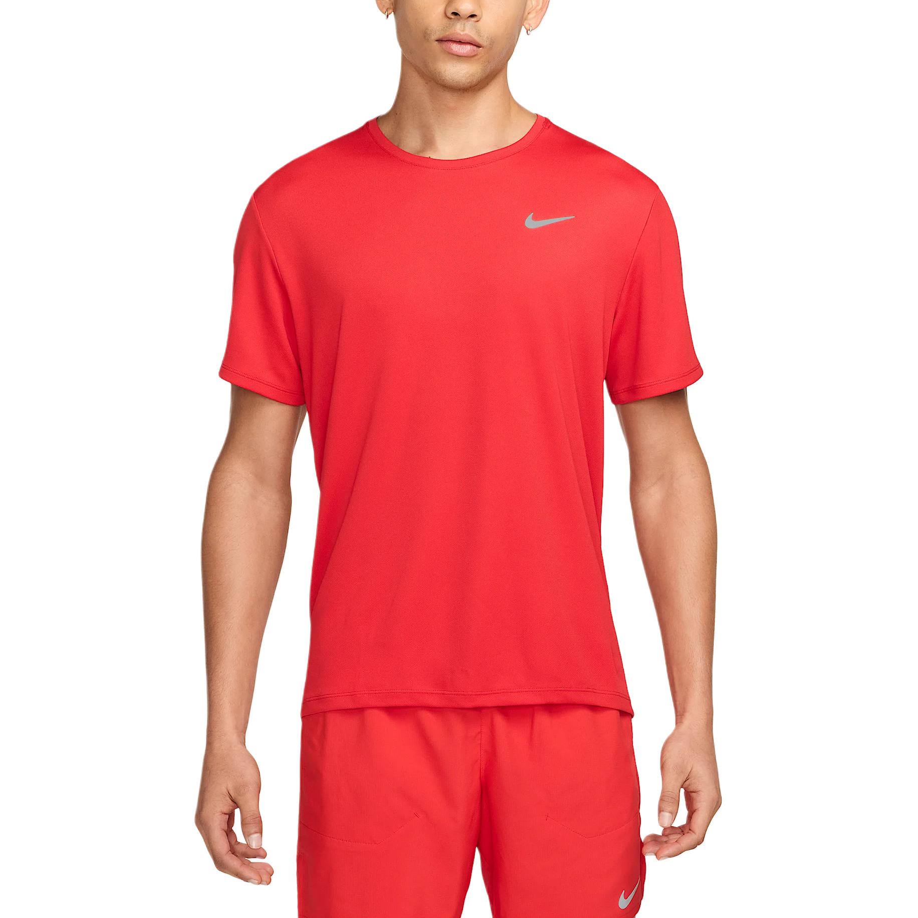 

Nike Loose Fit Crew Neck Short Sleeve T-Shirt With Brand Logo Men Tops University-Red DV9315-657 L