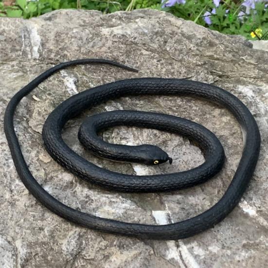 80CM Golf Snake Prank Leketøy Realistisk gummi Slange Modell Simulert Slange Erting Venner Vanskelige rekvisitter Barn Voksne Halloween Party Gag Gave