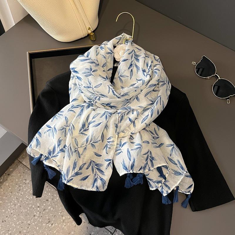 31 Design Fashion Bohemina Paisley Floral Tassel Viscose Shawl Scarf High Quality Wrap Pashmina Stole Bufandas Muslim Hijab