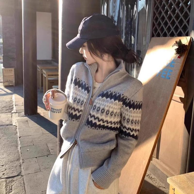 Runshifeier Women's Autumn Wool Zipper Cardigan Sweater with Stand Collar & Jacquard Design