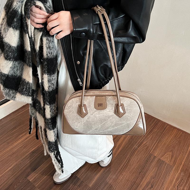 

This year s popular bags autumn and winter large capacity 2025 new high-end women s niche shoulder handbag 31*9*18 хакі