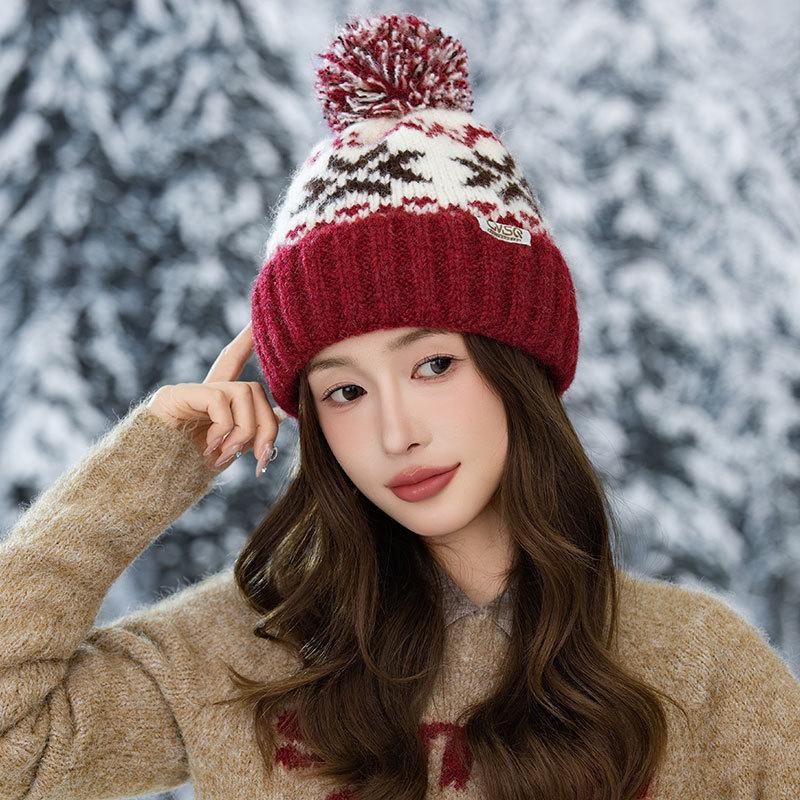 Fashion Maple Leaf Jacquard Warm Cap Women's Winter Plush Thick Cycling Sleeve Ear Protector Knitted Wool Cap