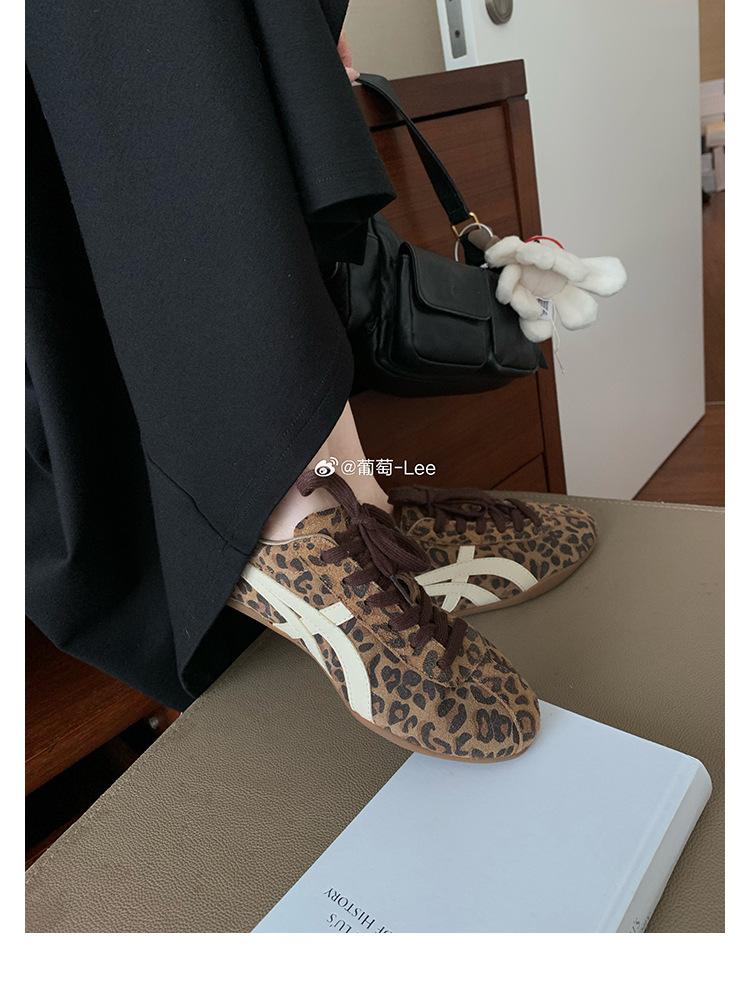 

Leopard print round head low heel German training shoes women s 2025 early autumn new Forrest Gump shoes versatile, comfortable and light sports sho 40 леопардовый