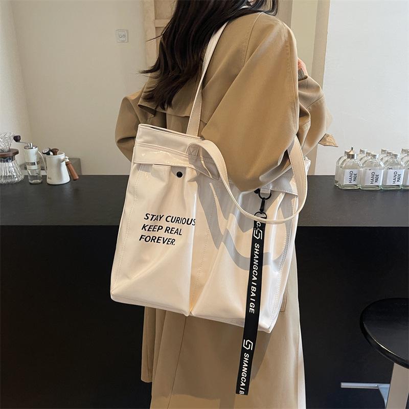Oily leather bag women's large capacity 2025 new autumn and winter texture shoulder bag versatile and popular class commuter tote bag