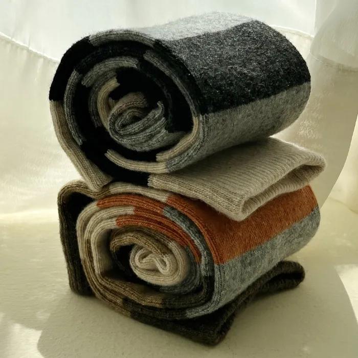 [Banana Sisters][2set] Indie Wool Stripe Knee Socks 2 Pairs 2 Colors