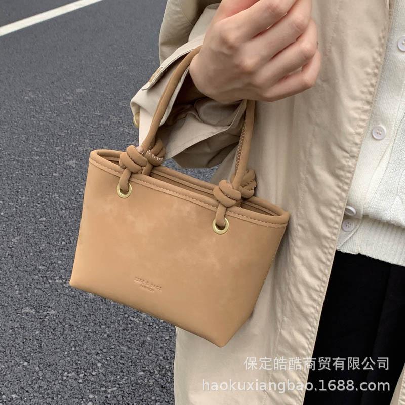 Crossbody Bag Women's Bag 2025 New Autumn and Winter Versatile Super Fire Small Bag Single Shoulder Crossbody Bag Popular Bucket Bag This Year