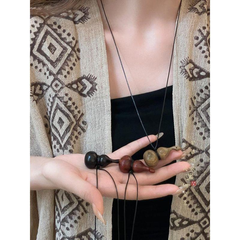 New Chinese Style Green Sandalwood Gourd Long Pendant Halterneck Necklace Female Retro Ethnic Style Niche Style Sweater Chain Ornament