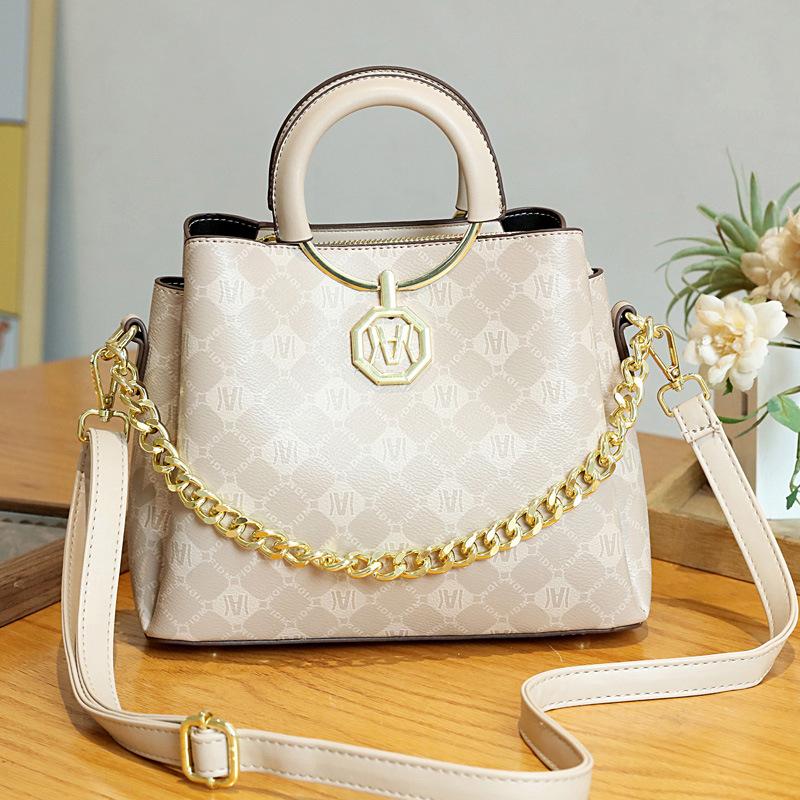 2025 new niche portable bucket bag fashionable versatile soft leather messenger bag
