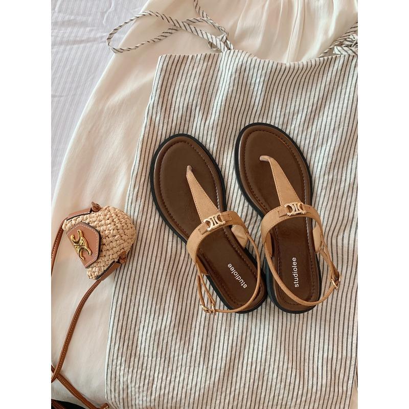 

~ Retro T-word with vacation style versatile metal buckle clip foot herringbone cool slippers female summer 40 коричневый
