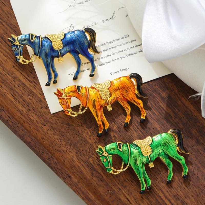 Creative Cute Zodiac Horse Brooches For Women Clothing Accessories Men Fashion Suit Lapel Corsage New Year Christmas Gift