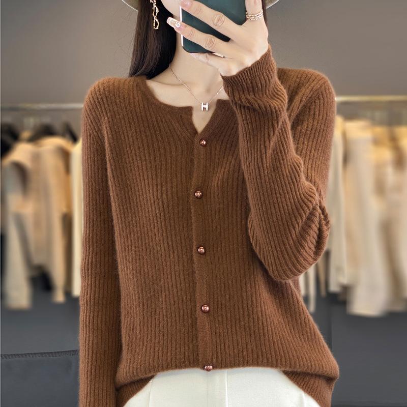 A New High-end Vertical Striped V-neck Knitted Cardigan for Early Autumn, Versatile Coat