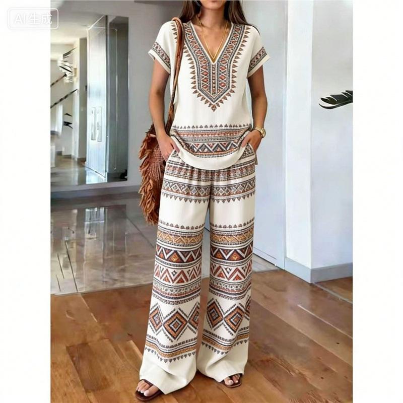 Travel essentials printed two-piece set, vintage elegance V-neck top, loose hierarchy wide-leg pants, vacation style