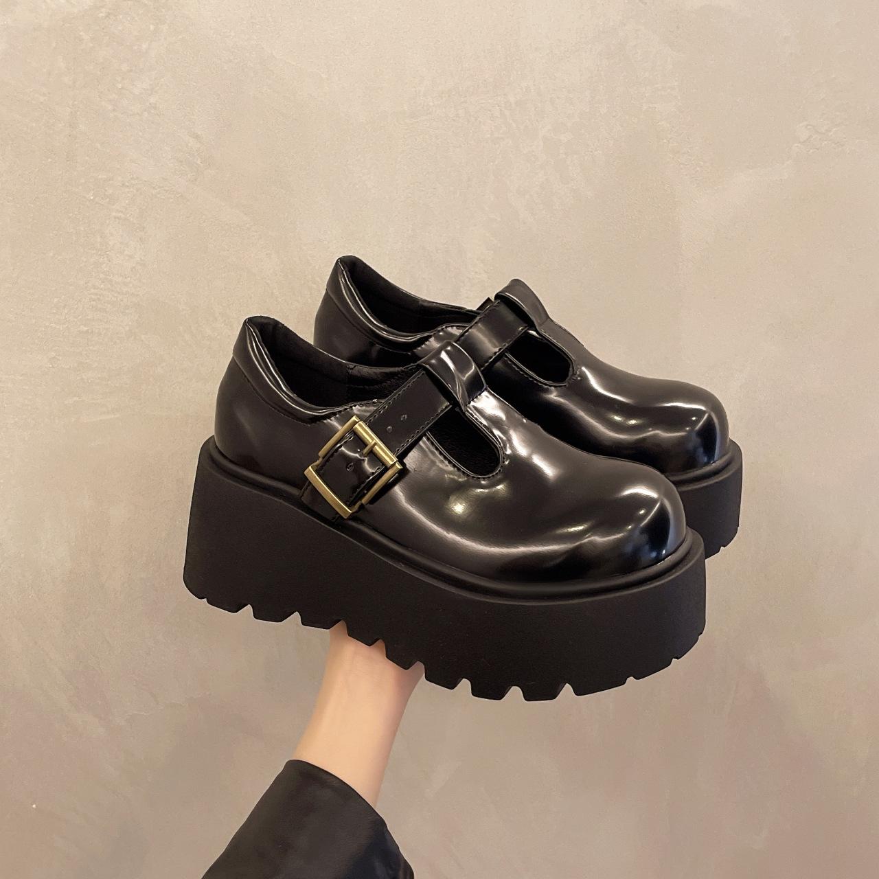 

Мода 2025 Новая лакированная кожа Весенние мотоциклетные ботинки челси Туфли до колена Мода Панк Ботильоны Платформа Мода Женская Осенняя обувь 35 чёрный