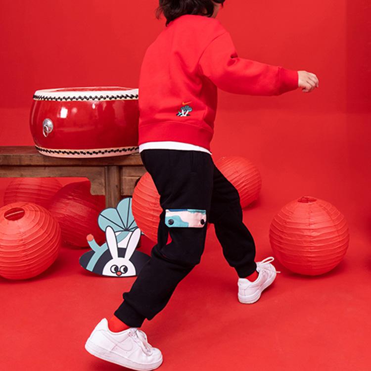 Nike Sweatshirt Graphic Print Crewneck Kids Tops Red FN7117-657
