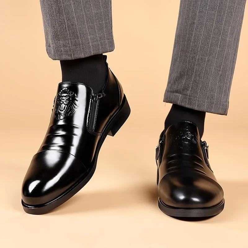 Nové Pánské společenské boty Černá Hnědá Zip Nazouvací Ležérní Mokasíny Pánské Business Kožené Boty Módní Lev Malé podpatky Svatební boty